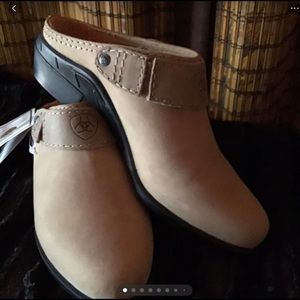 NWT Ariat Womens 8.5 Closed Toe Clog TanSlingback.